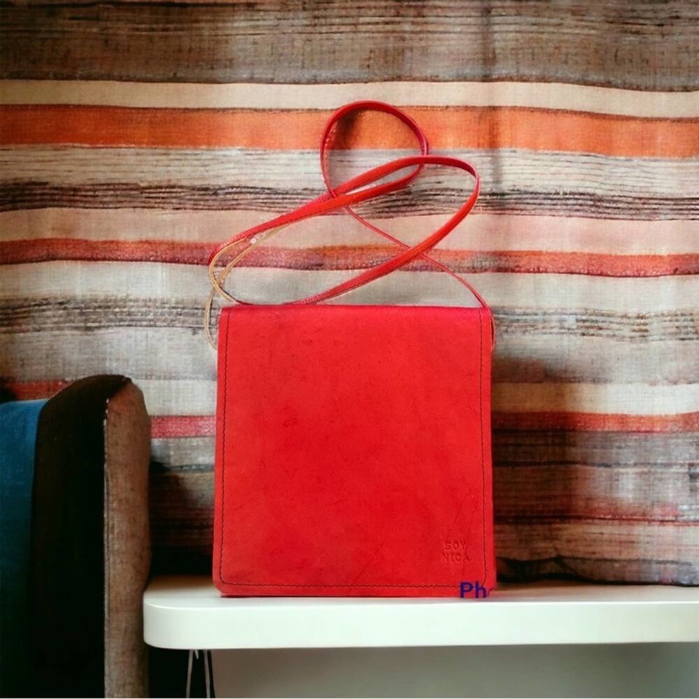 Soy Nica red Nicaraguan leather crossbody bag